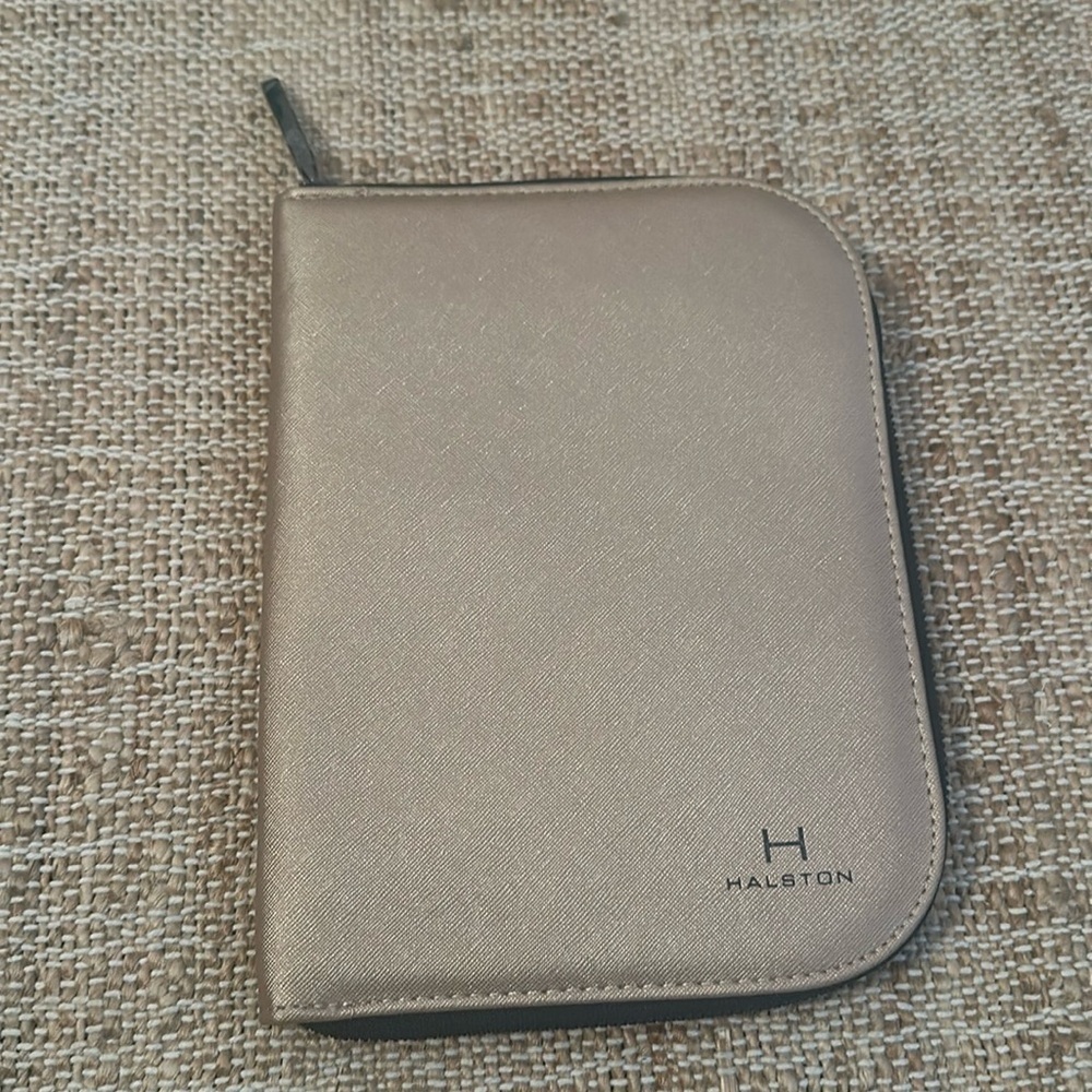 NEW Halston Full Zip Metallic Jewelry Travel Case Folder